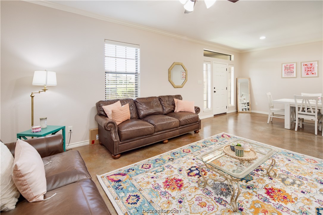 College Station, Texas 77845, United States, 3 Bedrooms Bedrooms, ,4 BathroomsBathrooms,Residential,Pending,68841