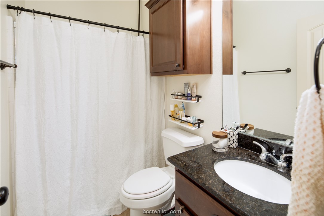 College Station, Texas 77845, United States, 3 Bedrooms Bedrooms, ,4 BathroomsBathrooms,Residential,Pending,68841