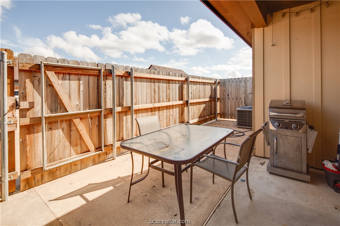 College Station, Texas 77845, United States, 3 Bedrooms Bedrooms, ,4 BathroomsBathrooms,Residential,Pending,68841