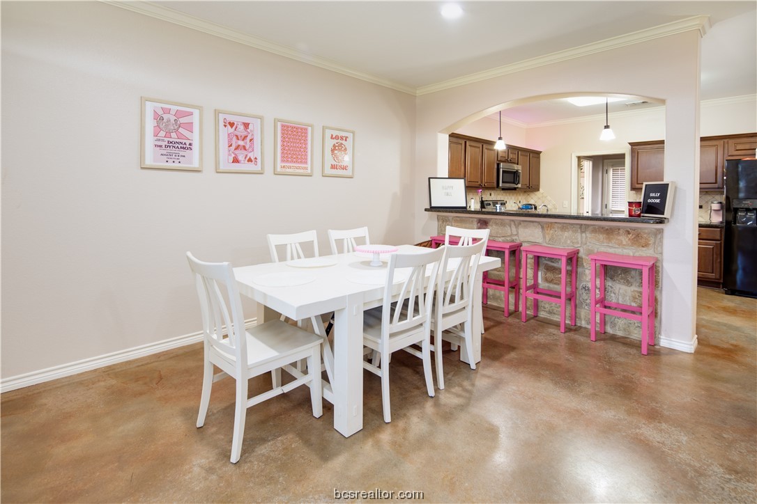 College Station, Texas 77845, United States, 3 Bedrooms Bedrooms, ,4 BathroomsBathrooms,Residential,Pending,68841