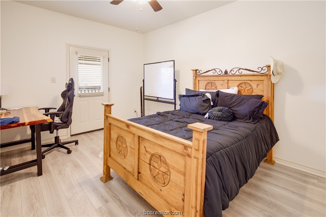 College Station, Texas 77845, United States, 3 Bedrooms Bedrooms, ,4 BathroomsBathrooms,Residential,Pending,68841