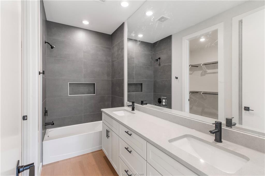 Bryan, Texas 77808, United States, 3 Bedrooms Bedrooms, ,2 BathroomsBathrooms,Residential,Pending,35777