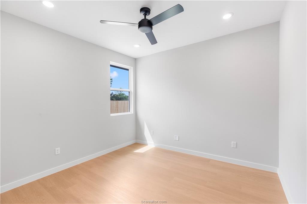 Bryan, Texas 77808, United States, 3 Bedrooms Bedrooms, ,2 BathroomsBathrooms,Residential,Pending,35777