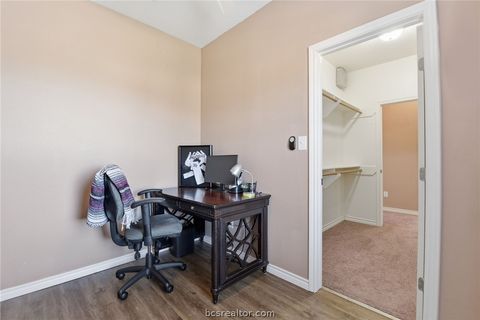 Tiny photo for 1425 W Villa Maria Road #605, Bryan, TX 77801 (MLS # 26003424)