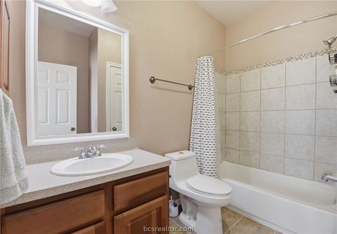 Tiny photo for 1425 W Villa Maria Road #605, Bryan, TX 77801 (MLS # 26003424)