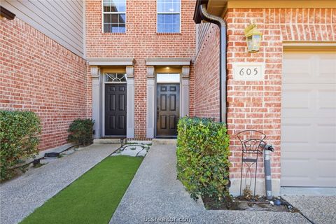 Tiny photo for 1425 W Villa Maria Road #605, Bryan, TX 77801 (MLS # 26003424)