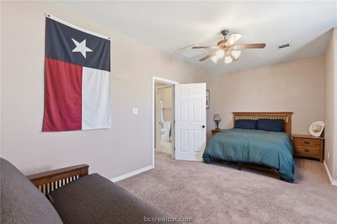 Tiny photo for 1425 W Villa Maria Road #605, Bryan, TX 77801 (MLS # 26003424)