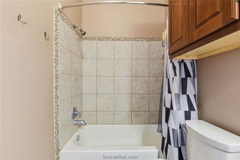 Tiny photo for 1425 W Villa Maria Road #605, Bryan, TX 77801 (MLS # 26003424)