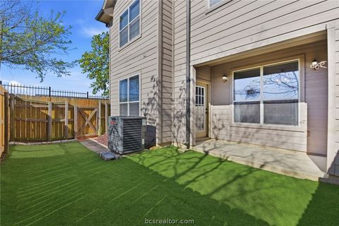 Tiny photo for 1425 W Villa Maria Road #605, Bryan, TX 77801 (MLS # 26003424)