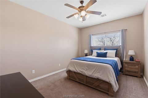 Tiny photo for 1425 W Villa Maria Road #605, Bryan, TX 77801 (MLS # 26003424)