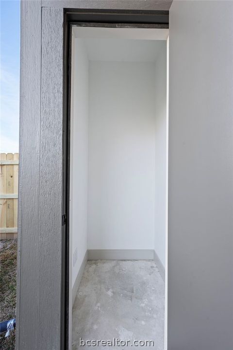 Tiny photo for 100 33rd St W, Bryan, TX 77803 (MLS # 26005567)