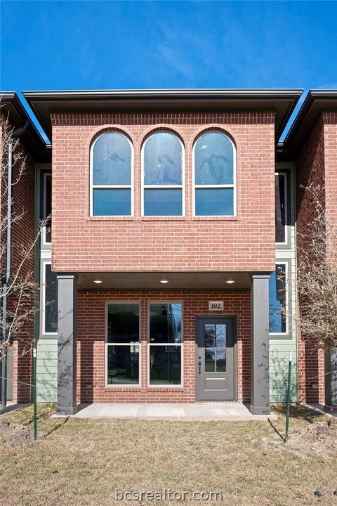 Tiny photo for 100 33rd St W, Bryan, TX 77803 (MLS # 26005567)