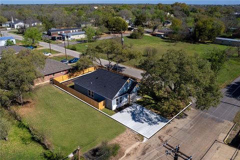 Tiny photo for 1313 Rollins Avenue, Bryan, TX 77803 (MLS # 26003000)