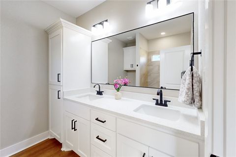 Tiny photo for 1313 Rollins Avenue, Bryan, TX 77803 (MLS # 26003000)