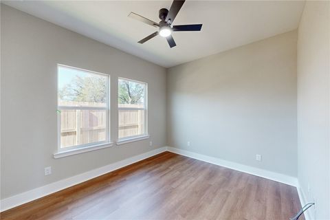 Tiny photo for 1313 Rollins Avenue, Bryan, TX 77803 (MLS # 26003000)