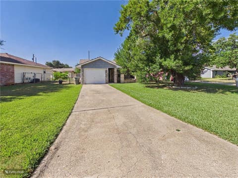 Photo of 1140 Bittle Lane, Bryan, TX 77803 (MLS # 26010641)
