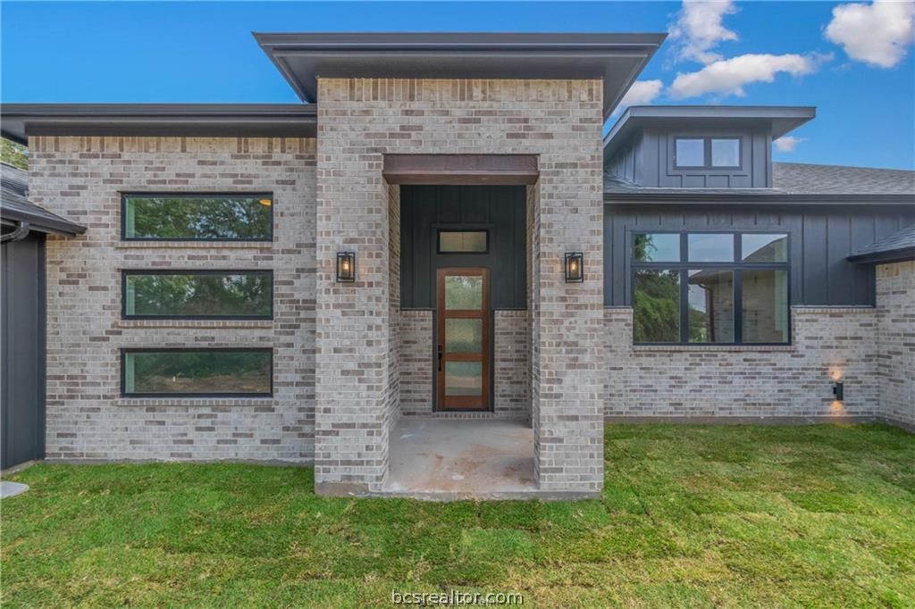 Photo of 12 High Meadow Trail, Franklin, TX 77856 (MLS # 26001920)