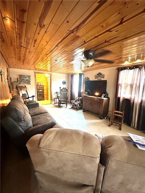 Tiny photo for 10682 Foxfire Drive, Plantersville, TX 77363 (MLS # 26010968)