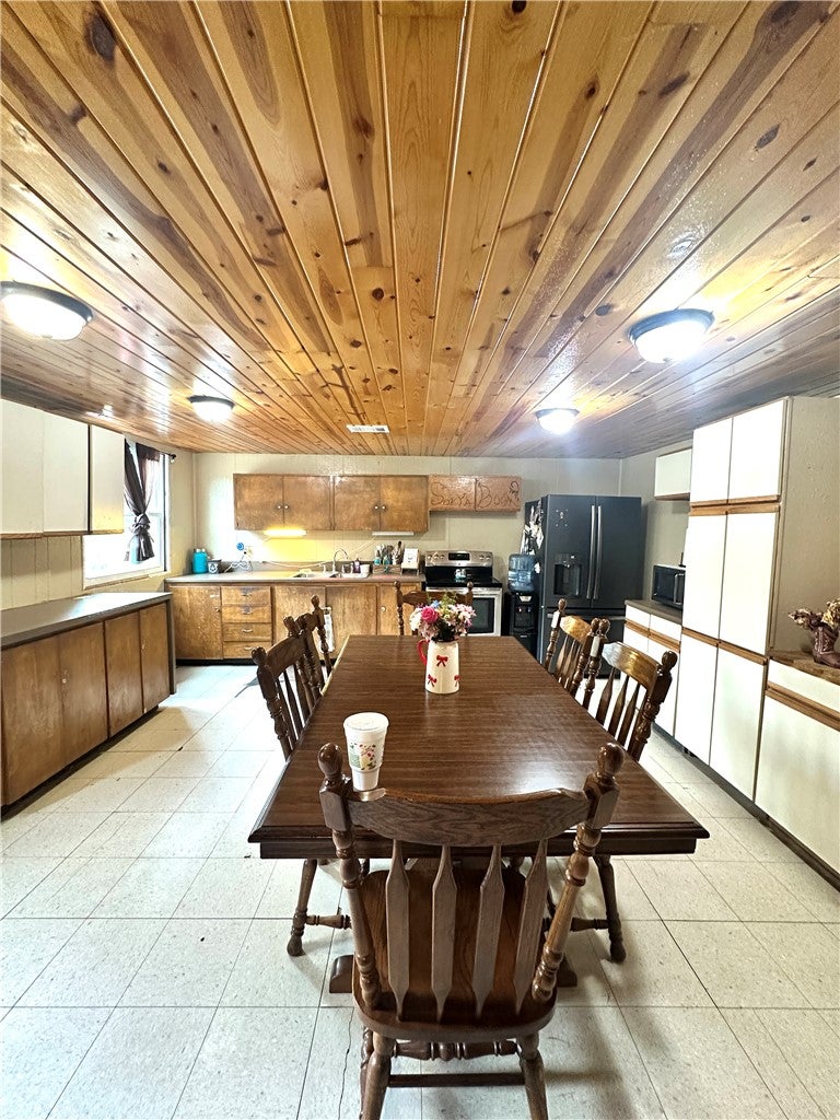 Photo of 10682 Foxfire Drive, Plantersville, TX 77363 (MLS # 26010968)