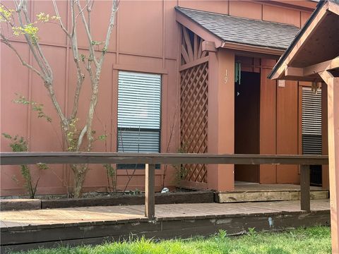 Photo of 3923 Old Oaks Drive, Bryan, TX 77802 (MLS # 26001682)