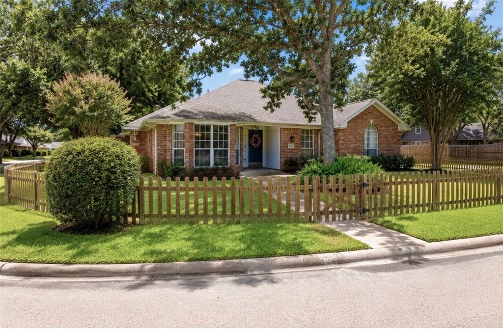 Photo of 1518 Jasmine Court Court, College Station, TX 77845 (MLS # 26007372)