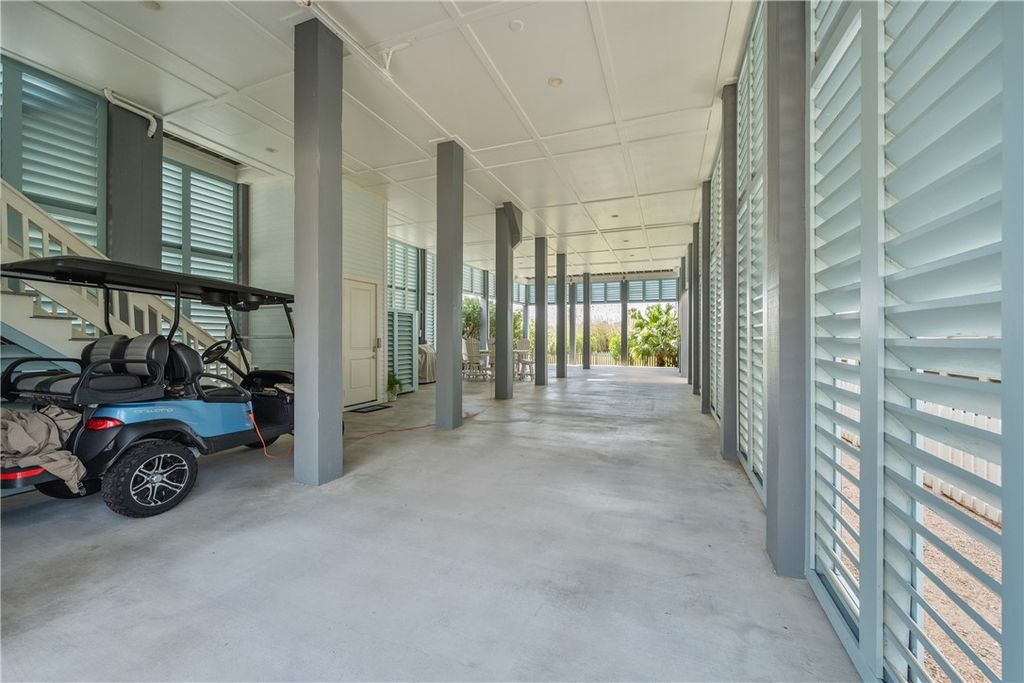 Photo of 2622 E Seaside Drive, Galveston, TX 77550 (MLS # 26004555)