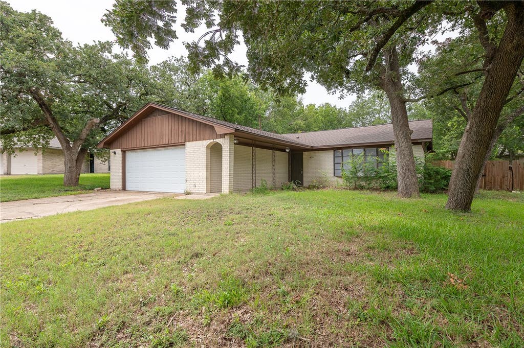 Photo of 1418 Magnolia Drive, College Station, TX 77845 (MLS # 26009193)