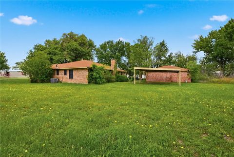 Tiny photo for 706 Mesquite Street, Calvert, TX 77837 (MLS # 26005058)