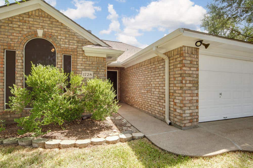 Photo of 1728 Purple Martin Cove, College Station, TX 77845 (MLS # 26009920)