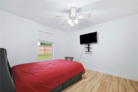 Tiny photo for 700 N Owensville Street, Franklin, TX 77856 (MLS # 26010233)