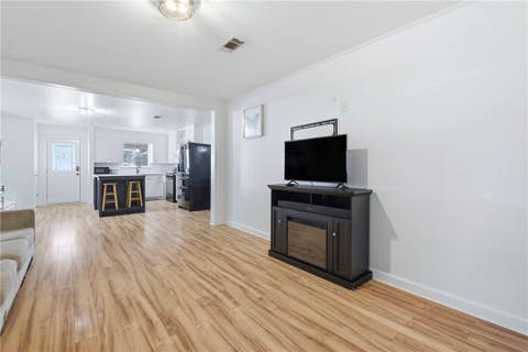 Tiny photo for 700 N Owensville Street, Franklin, TX 77856 (MLS # 26010233)