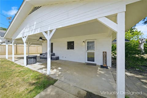 Tiny photo for 700 N Owensville Street, Franklin, TX 77856 (MLS # 26010233)