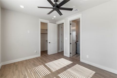 Tiny photo for 7823 Luke Ct Ct, Bryan, TX 77808 (MLS # 25011043)