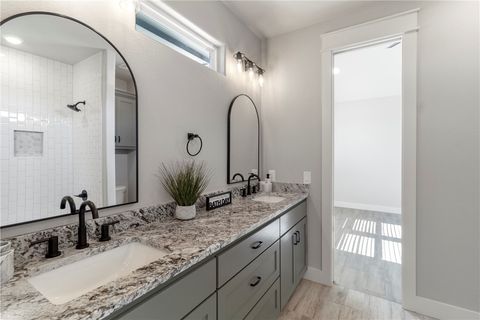 Tiny photo for 7823 Luke Ct Ct, Bryan, TX 77808 (MLS # 25011043)