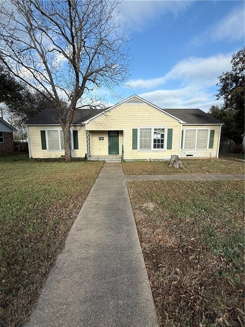 Photo of 1002 E 30th Street, Bryan, TX 77803 (MLS # 25013287)