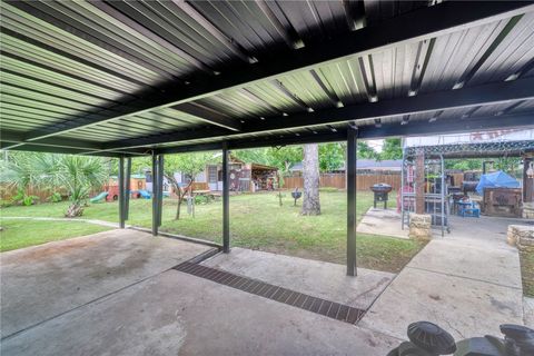 Tiny photo for 411 N Commerce Street, Madisonville, TX 77864 (MLS # 26000124)