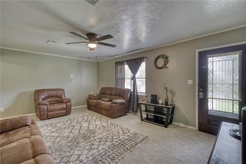 Tiny photo for 411 N Commerce Street, Madisonville, TX 77864 (MLS # 26000124)