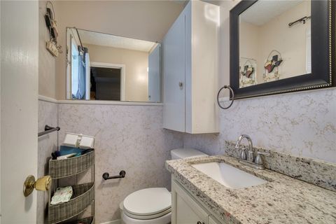 Tiny photo for 411 N Commerce Street, Madisonville, TX 77864 (MLS # 26000124)