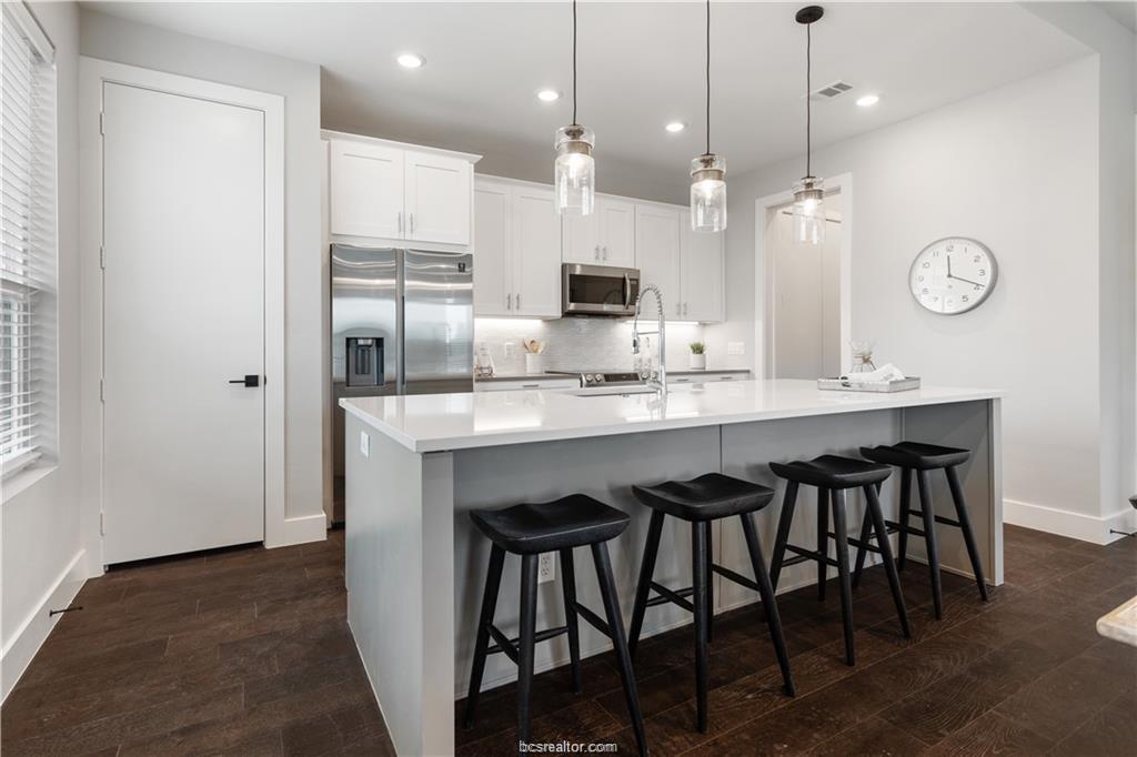 College Station, Texas 77840, United States, 4 Bedrooms Bedrooms, ,5 BathroomsBathrooms,Residential,Active,118000