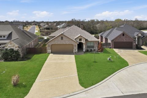 Photo of 3516 Foxcroft Path, Bryan, TX 77808 (MLS # 26004999)