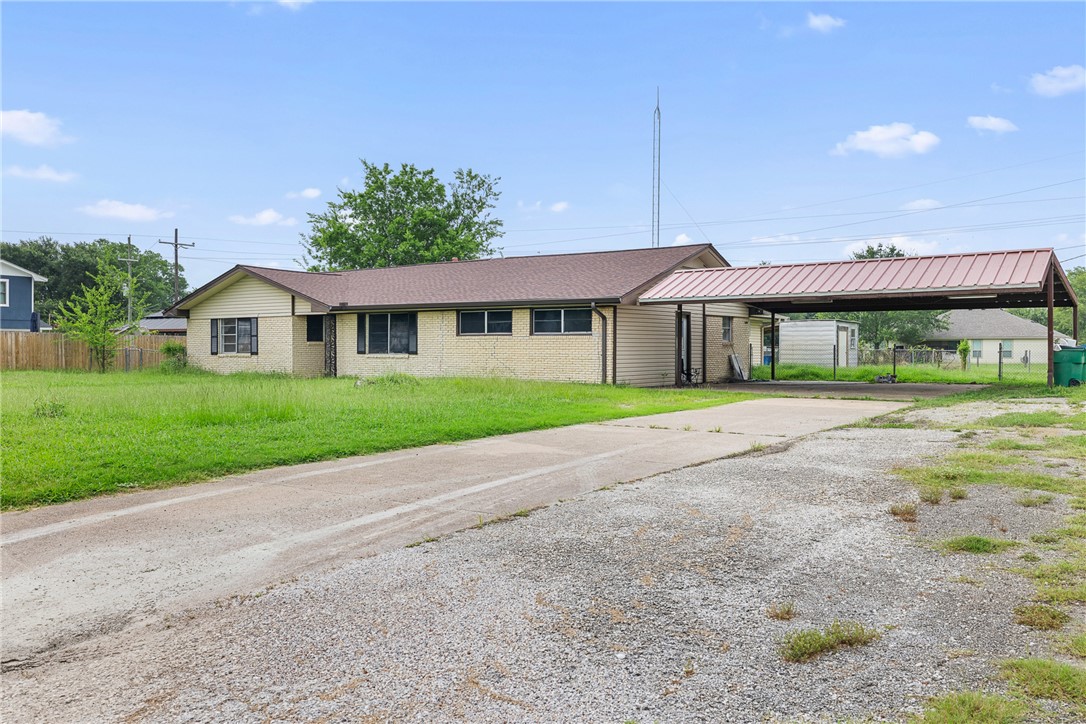 305 W School Street