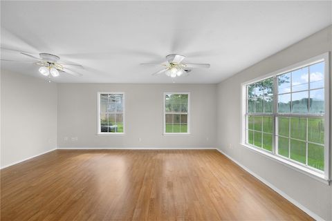 Tiny photo for 305 W School Street, Madisonville, TX 77864 (MLS # 26007347)