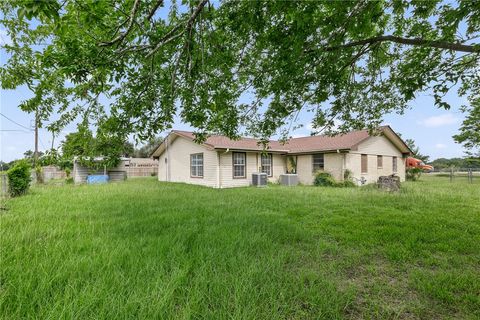 Tiny photo for 305 W School Street, Madisonville, TX 77864 (MLS # 26007347)