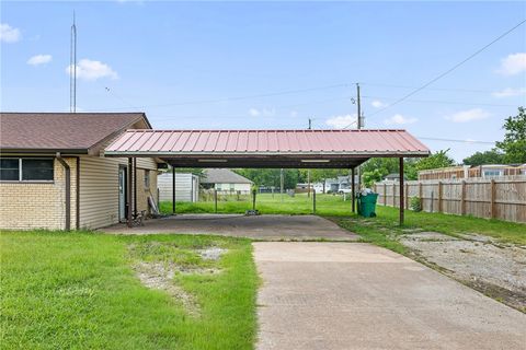 Tiny photo for 305 W School Street, Madisonville, TX 77864 (MLS # 26007347)