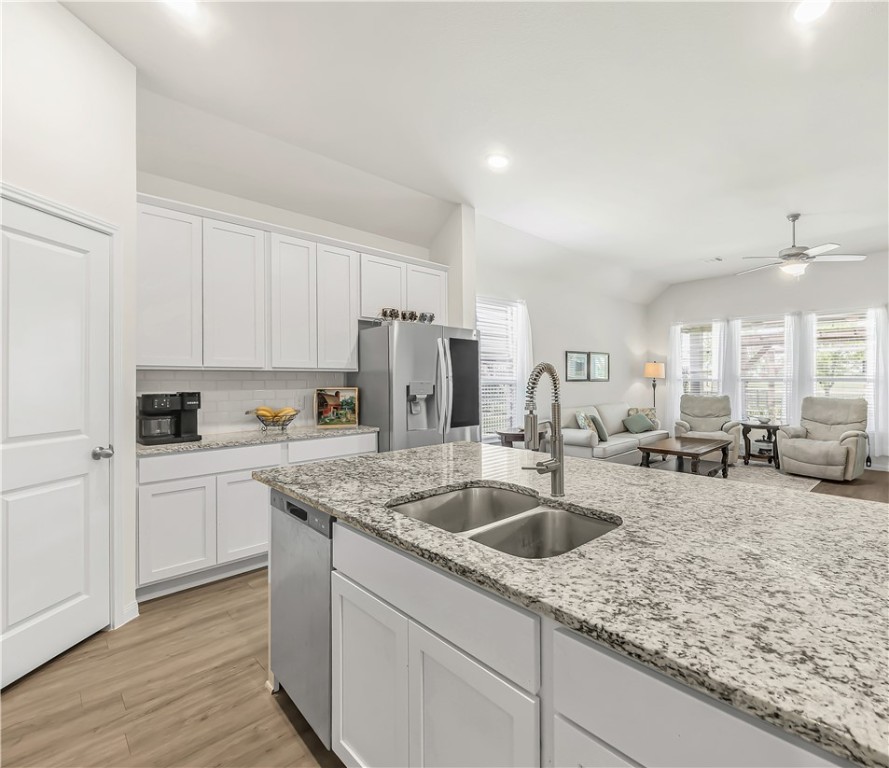 Navasota, Texas 77868, United States, 3 Bedrooms Bedrooms, ,2 BathroomsBathrooms,Residential,Active,188663