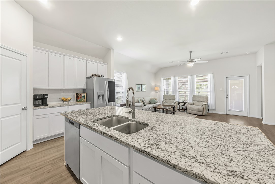 Navasota, Texas 77868, United States, 3 Bedrooms Bedrooms, ,2 BathroomsBathrooms,Residential,Active,188663