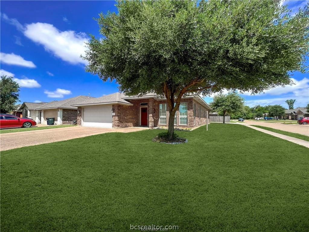 Photo of 1027 Emerald Dove Avenue, College Station, TX 77845 (MLS # 26011867)