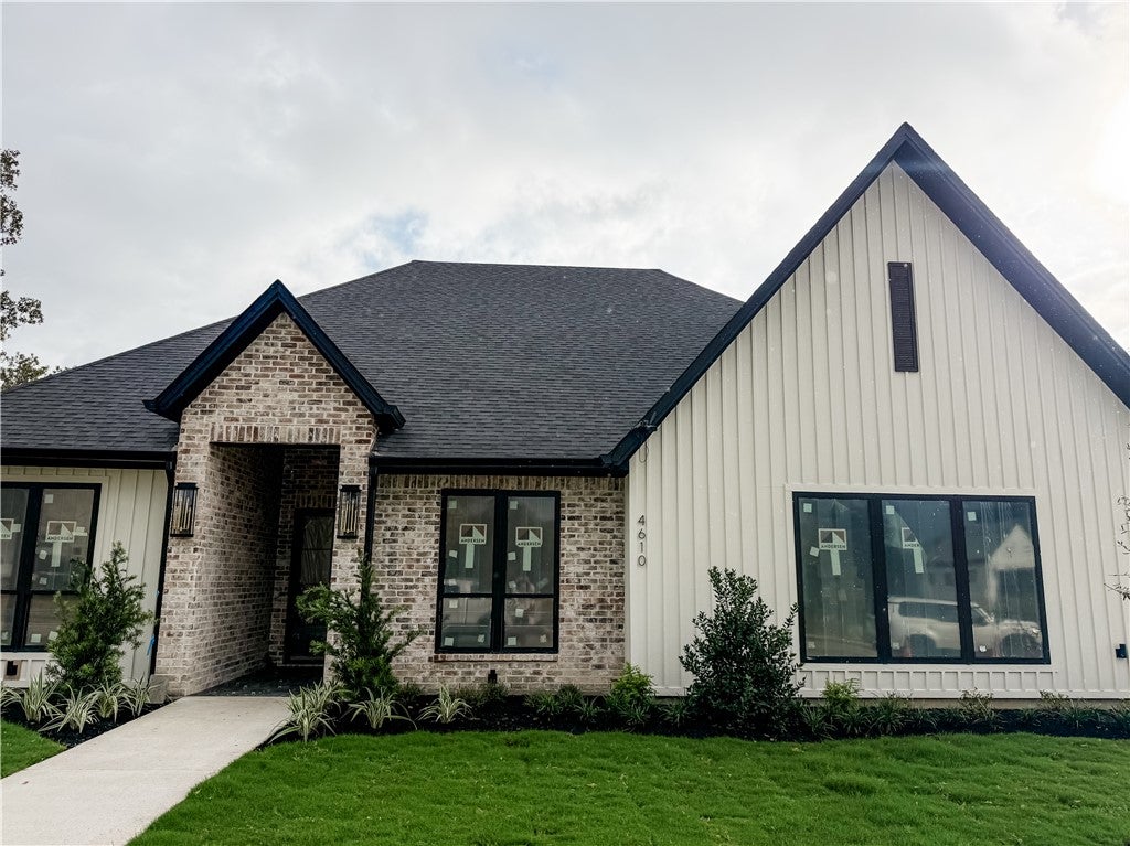 Photo of 4610 Sawgrass DR, College Station, TX 77845 (MLS # 26010997)