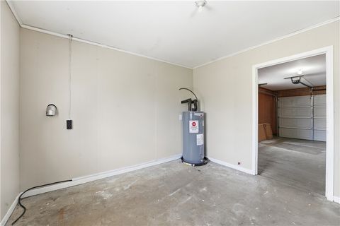 Tiny photo for 2412 Airline Dr, Brenham, TX 77833 (MLS # 26002480)