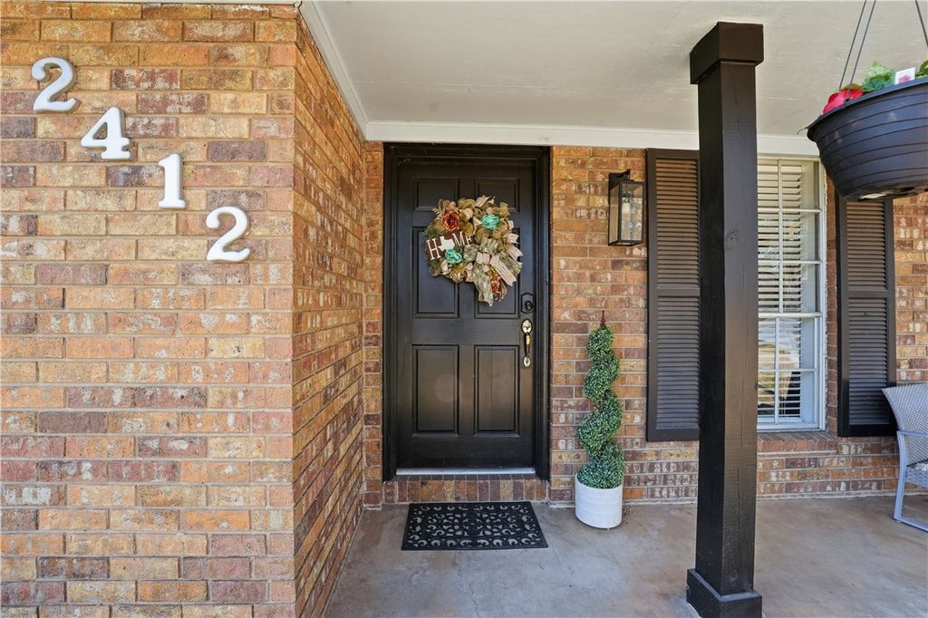 Photo of 2412 Airline Dr, Brenham, TX 77833 (MLS # 26002480)